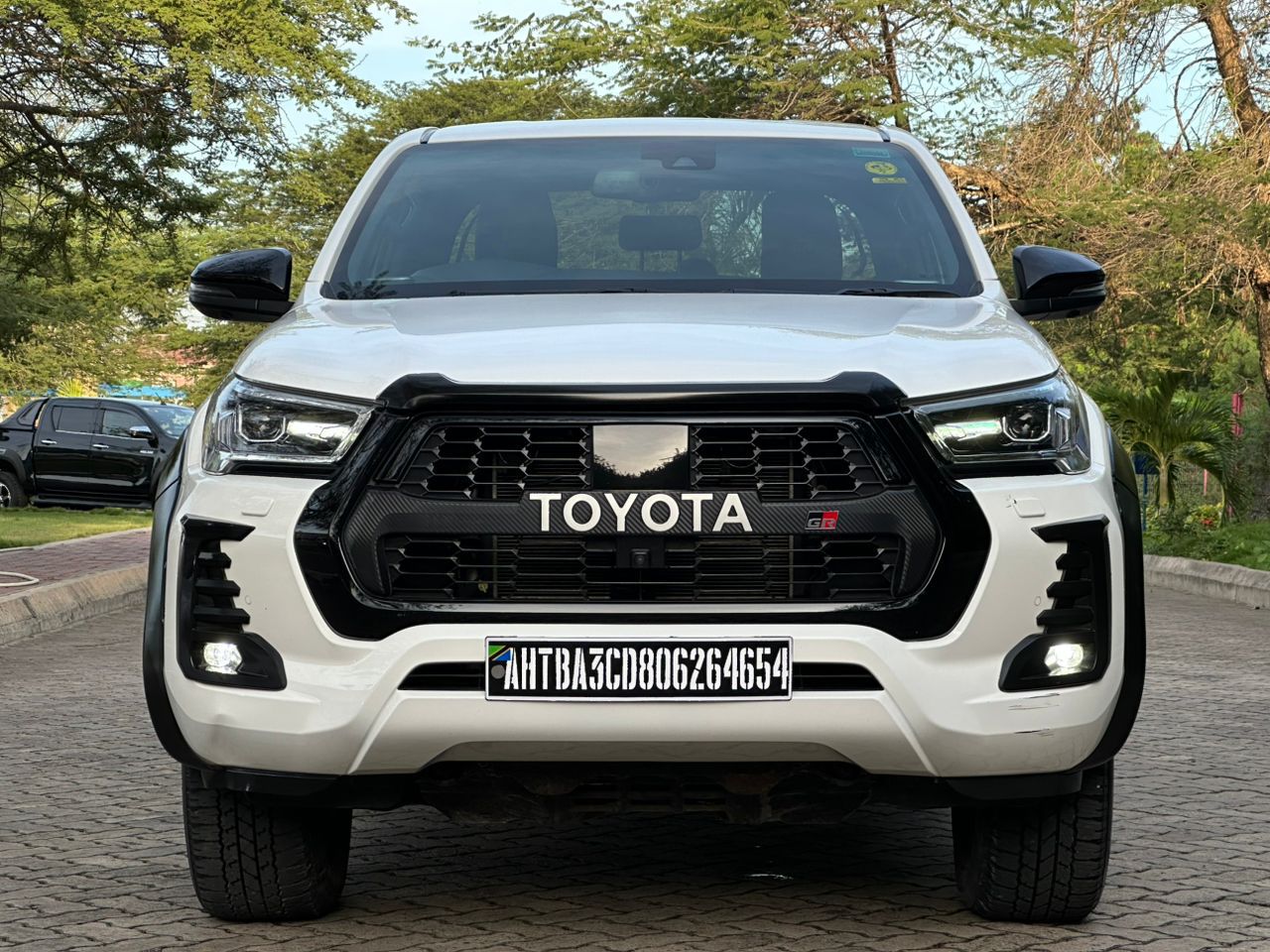 HILUX DOUBLE CABIN